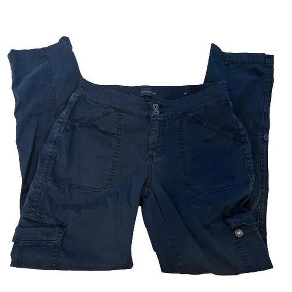 Low Rise Straight Leg Cargo Pants - Picture 2 of 4